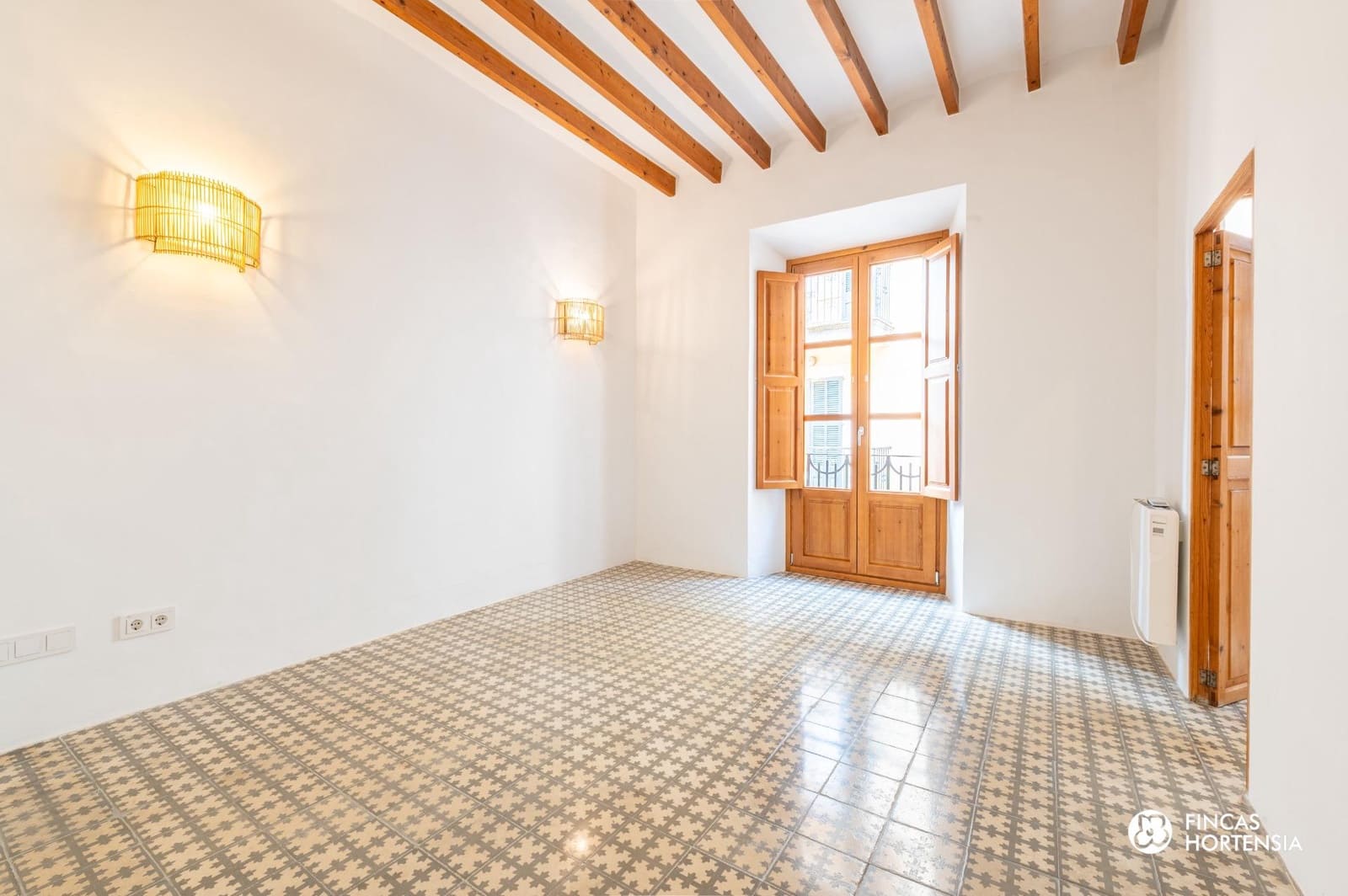 4 bedroom Townhouse for sale in Alaro with garage - € 1,050,000 (Ref: 9799164)