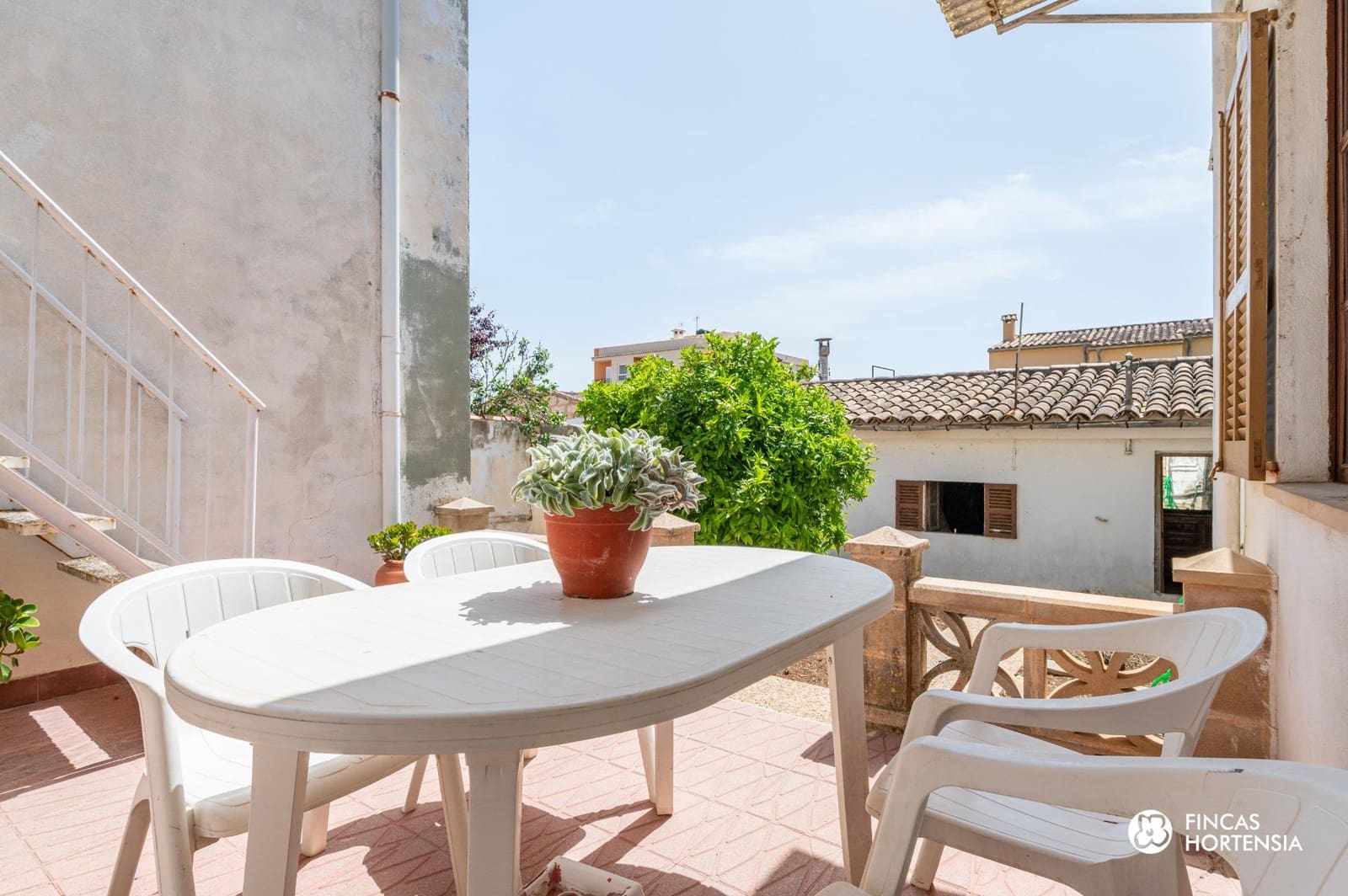 5 bedroom Bungalow for sale in Alaro with garage - € 690,000 (Ref: 9815808)