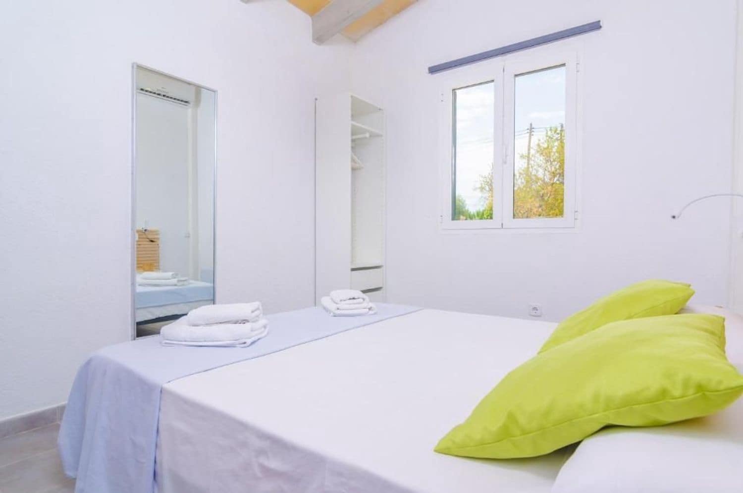 2 bedroom Villa for rent in Lloseta with pool garage - € 2,000 (Ref: 9851691)