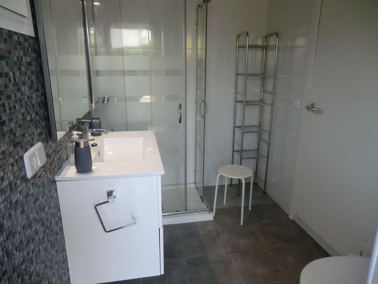 2 bedroom Villa for rent in Lloseta with pool garage - € 2,000 (Ref: 9851691)