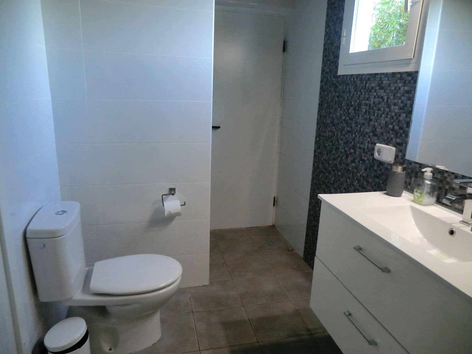 2 bedroom Villa for rent in Lloseta with pool garage - € 2,000 (Ref: 9851691)