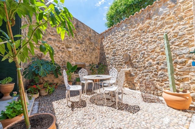 4 bedroom Finca/Country House for sale in Inca with pool garage - € 1,750,000 (Ref: 9868527)
