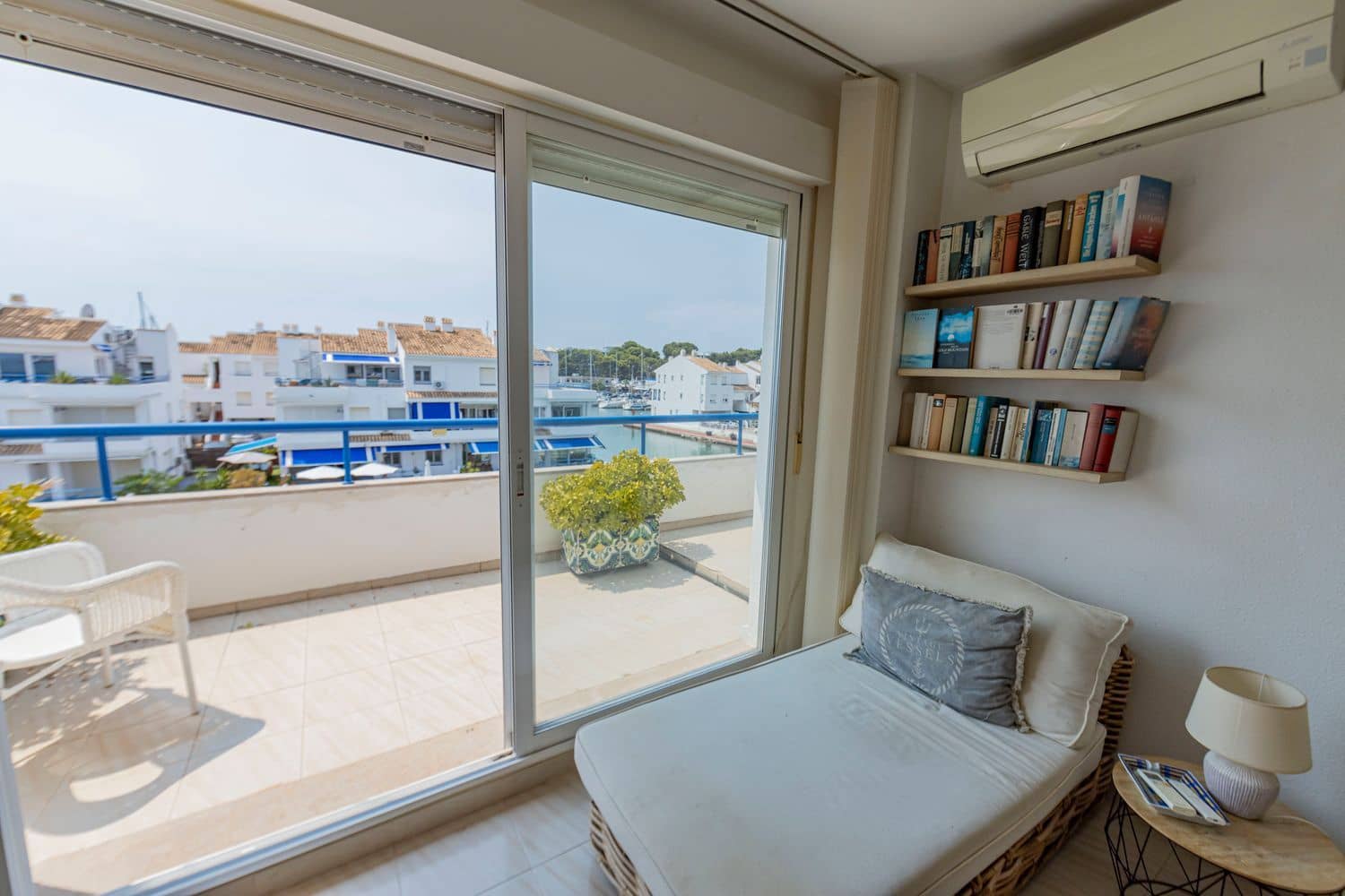 2 bedroom Apartment for sale in Alcossebre with garage - € 225,000 (Ref: 10018160)
