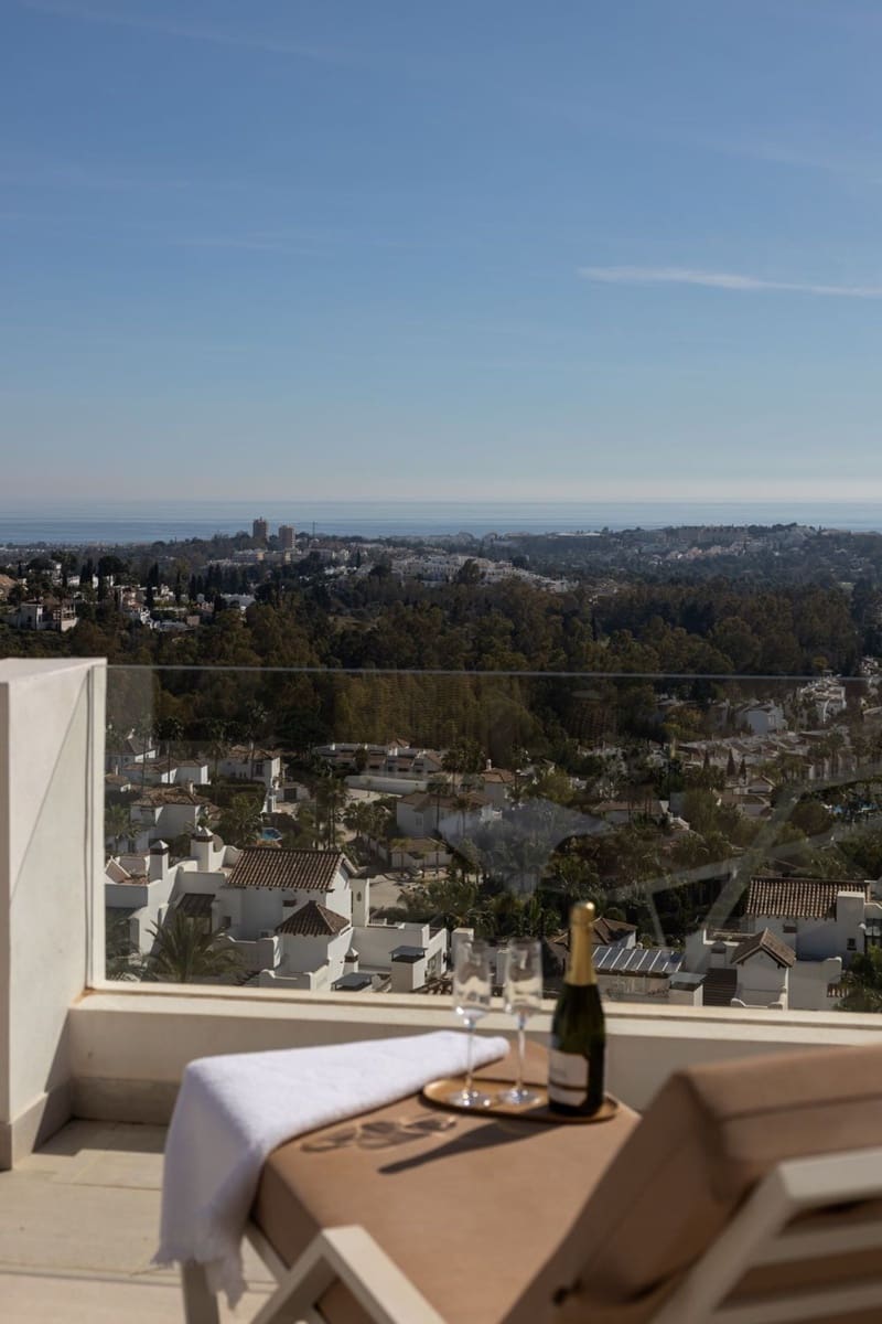 2 quarto Apartamento para venda em Nueva Andalucia com piscina garagem - 1 595 000 € (Ref: 8518997)