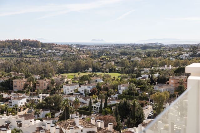 2 quarto Apartamento para venda em Los Naranjos, Marbella com piscina garagem - 1 595 000 € (Ref: 8518997)