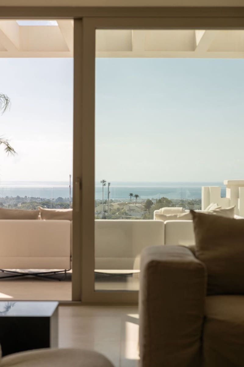 4 sypialnia Apartament na sprzedaż w Nueva Andalucia z basenem garażem - 2 895 000 € (Ref: 8527533)