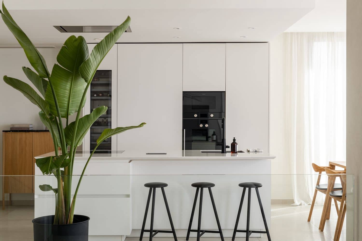 4 sypialnia Apartament na sprzedaż w Nueva Andalucia z basenem garażem - 2 895 000 € (Ref: 8527533)