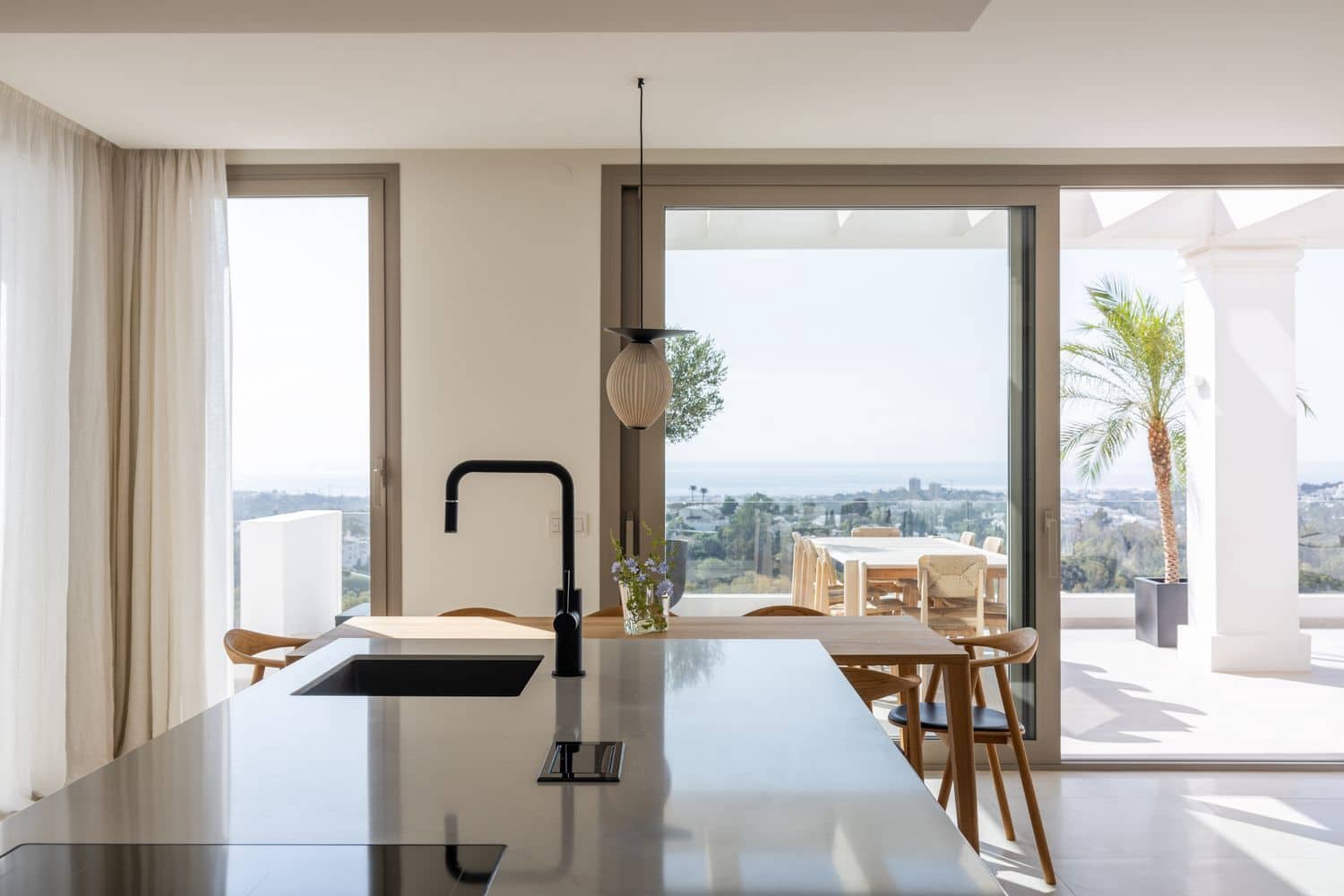 4 sypialnia Apartament na sprzedaż w Nueva Andalucia z basenem garażem - 2 895 000 € (Ref: 8527533)