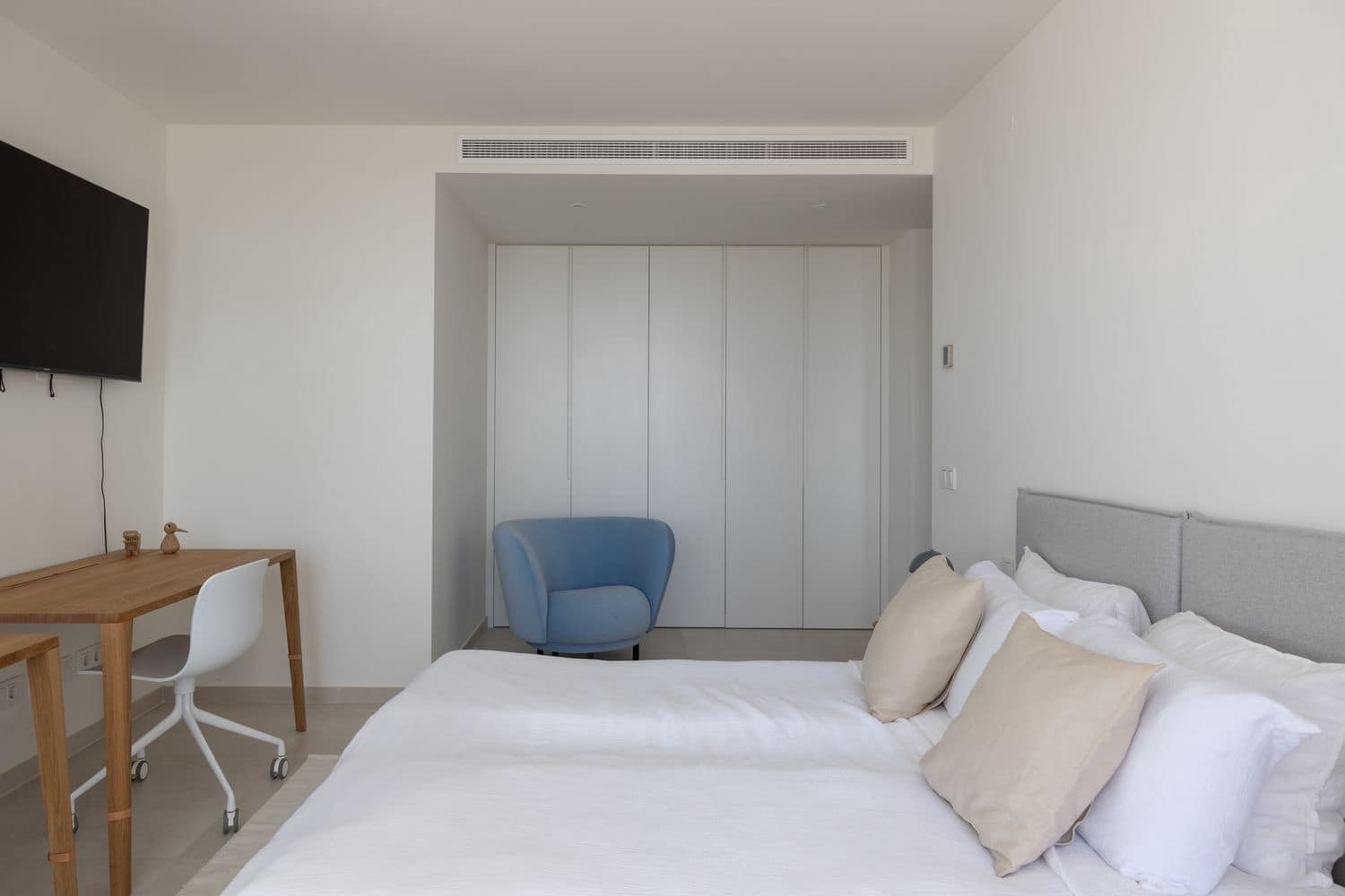 4 sypialnia Apartament na sprzedaż w Nueva Andalucia z basenem garażem - 2 895 000 € (Ref: 8527533)