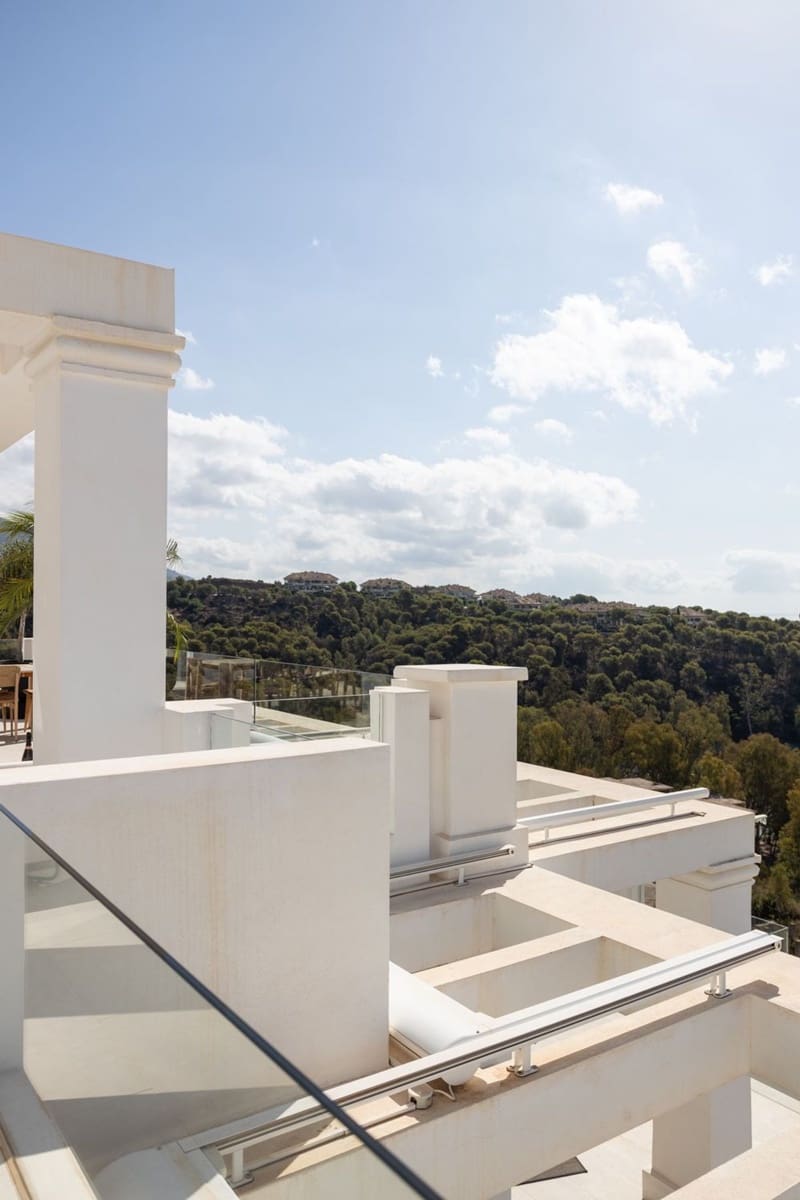 4 sypialnia Apartament na sprzedaż w Nueva Andalucia z basenem garażem - 2 895 000 € (Ref: 8527533)