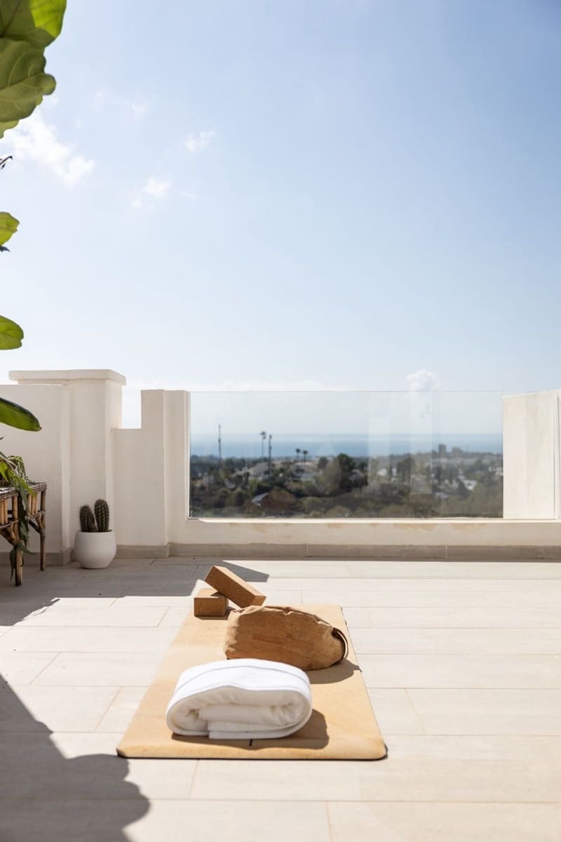 4 sypialnia Apartament na sprzedaż w Nueva Andalucia z basenem garażem - 2 895 000 € (Ref: 8527533)