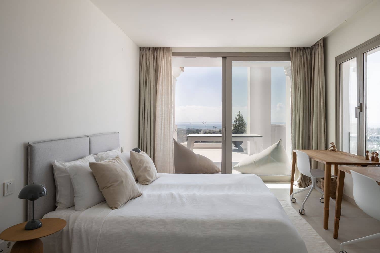 4 sypialnia Apartament na sprzedaż w Nueva Andalucia z basenem garażem - 2 895 000 € (Ref: 8527533)