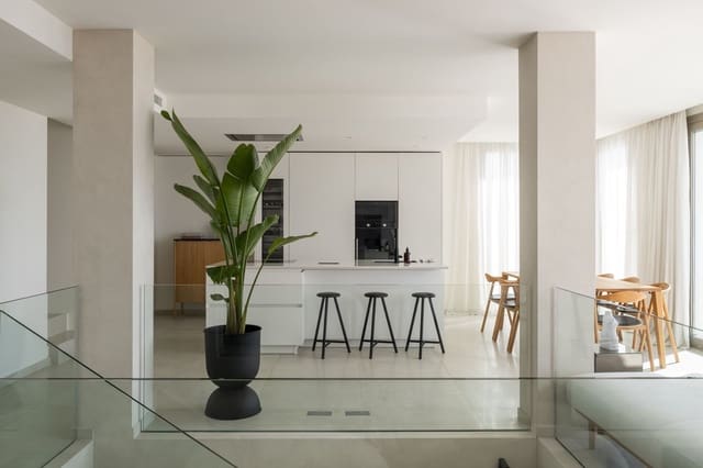 Apartamento de 4 habitaciones en Los Naranjos, Marbella en venta con piscina garaje - 2.895.000 € (Ref: 8527533)