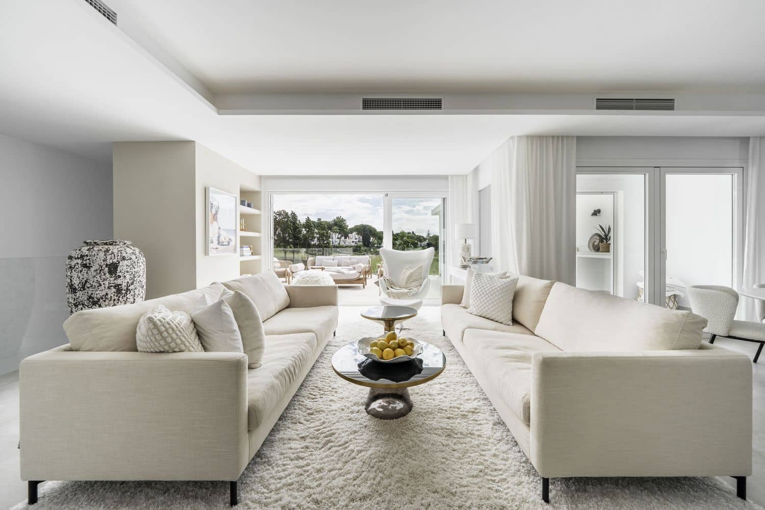 4 soveværelse Byhus til salg i Aloha Golf med swimmingpool garage - € 1.795.000 (Ref: 8576255)