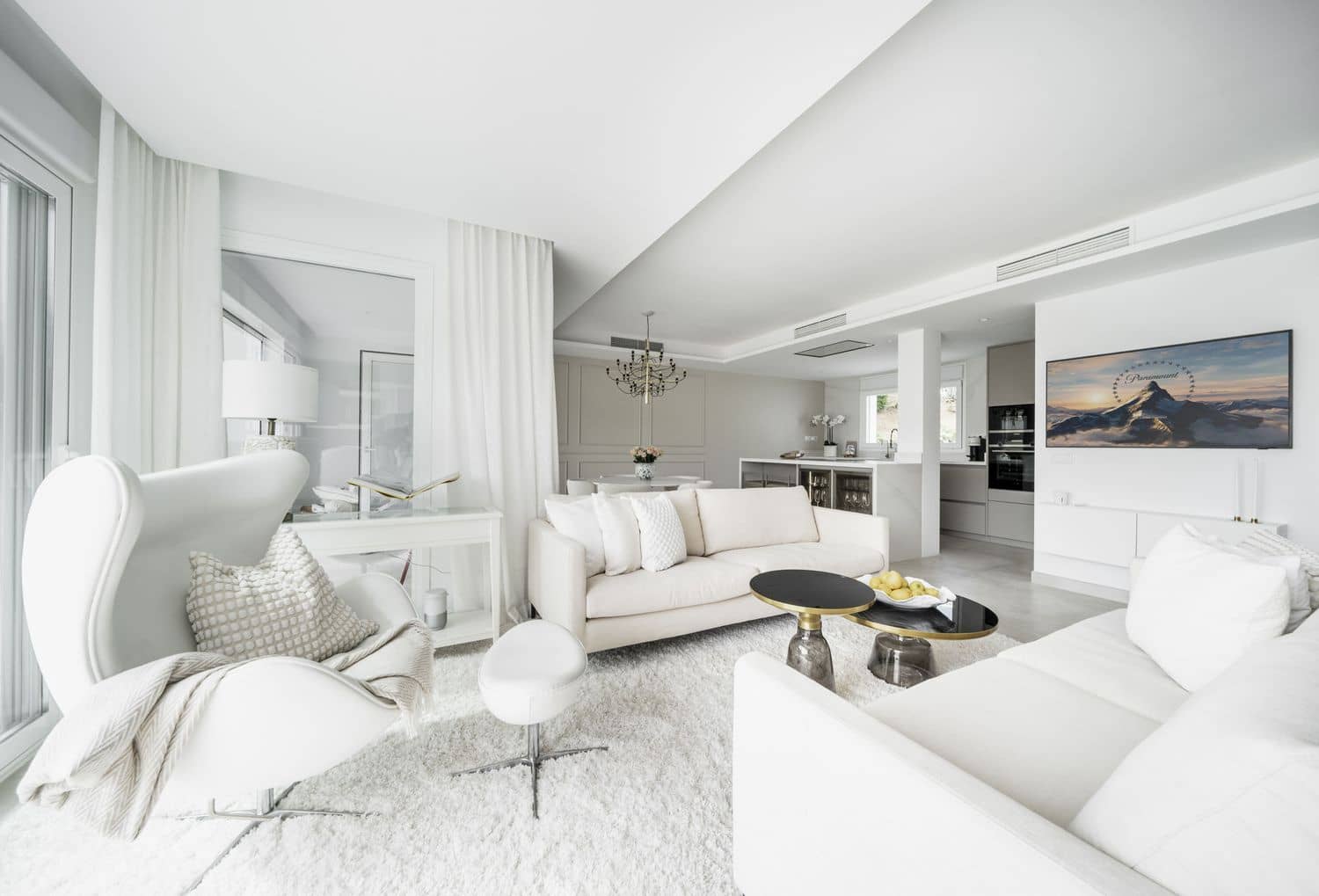 4 soveværelse Byhus til salg i Aloha Golf med swimmingpool garage - € 1.795.000 (Ref: 8576255)