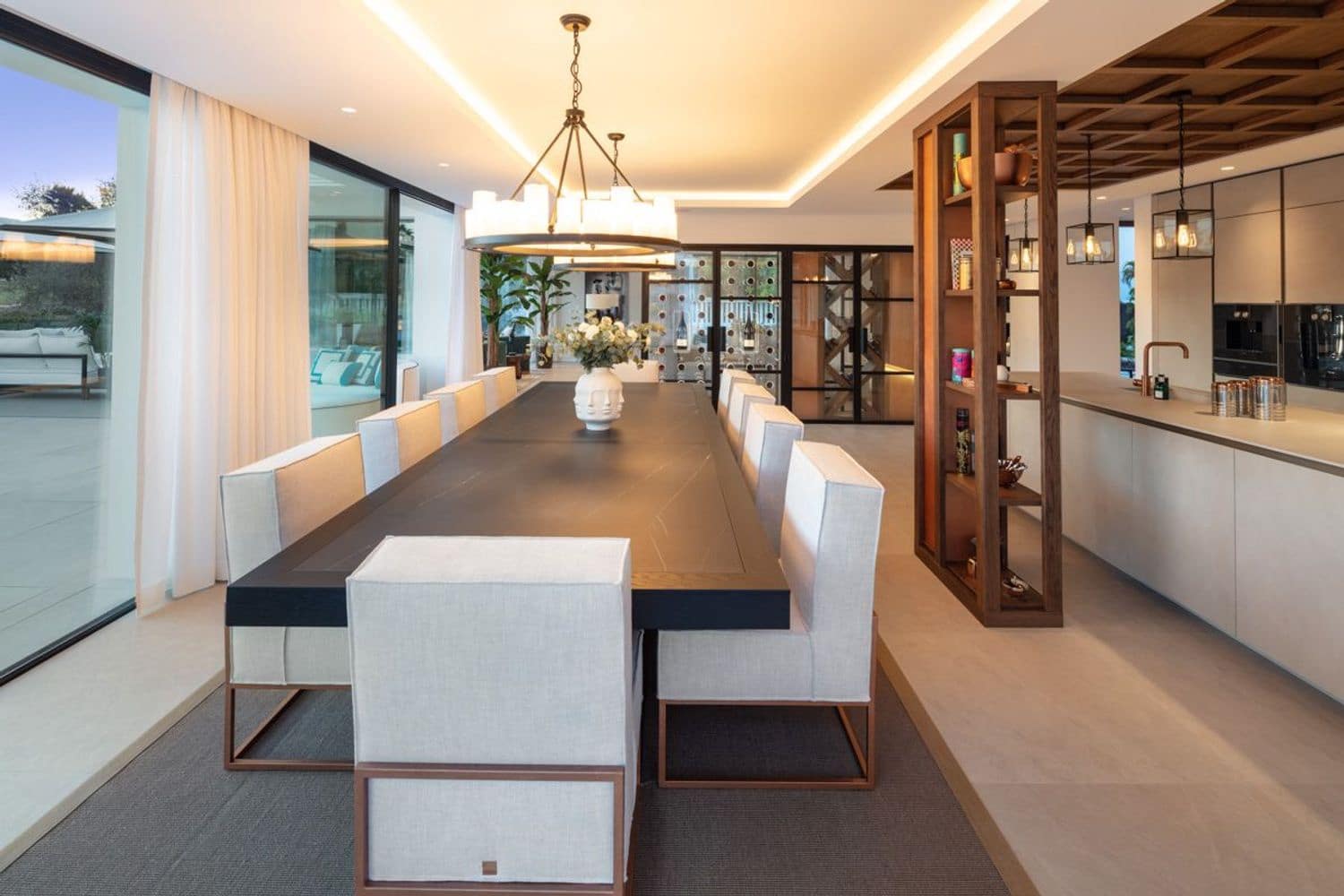 5 quarto Moradia para venda em Nueva Andalucia com piscina garagem - 6 495 000 € (Ref: 8605240)