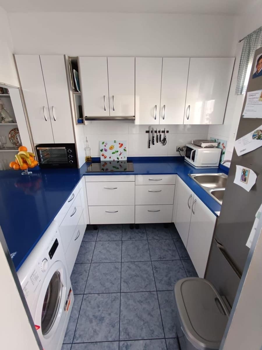 2 soverom Leilighet til salgs i Nueva Andalucia med svømmebasseng garasje - € 480 000 (Ref: 8824708)