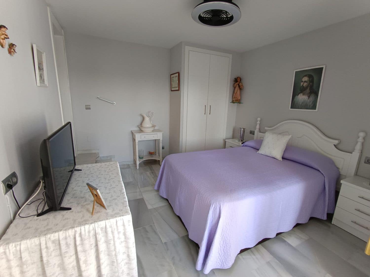 2 soverom Leilighet til salgs i Nueva Andalucia med svømmebasseng garasje - € 480 000 (Ref: 8824708)