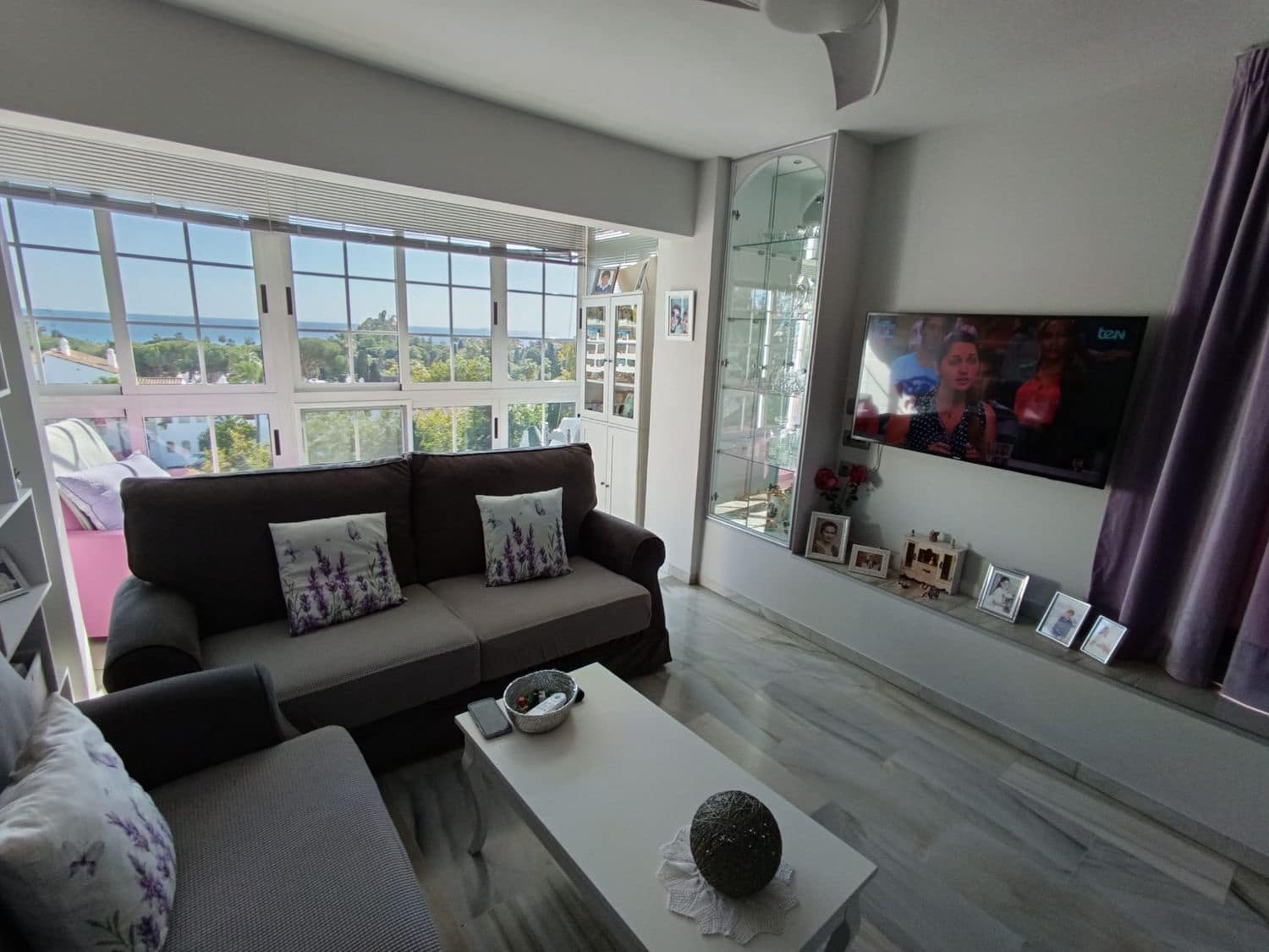 2 soverom Leilighet til salgs i Nueva Andalucia med svømmebasseng garasje - € 480 000 (Ref: 8824708)