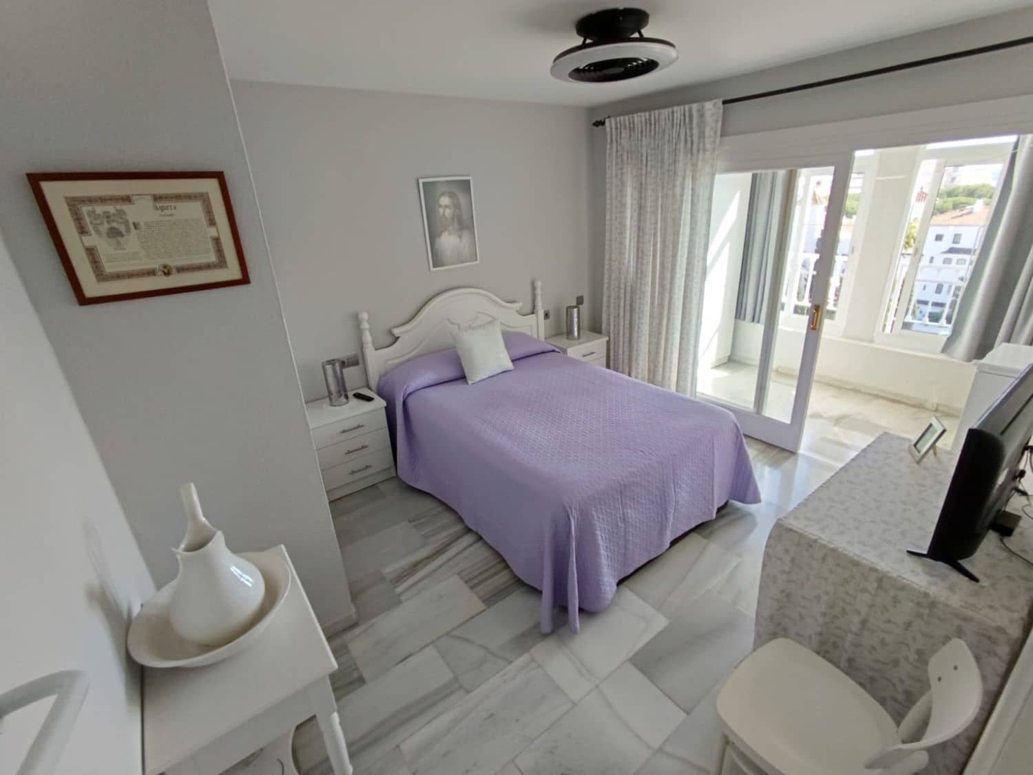 2 soverom Leilighet til salgs i Nueva Andalucia med svømmebasseng garasje - € 480 000 (Ref: 8824708)