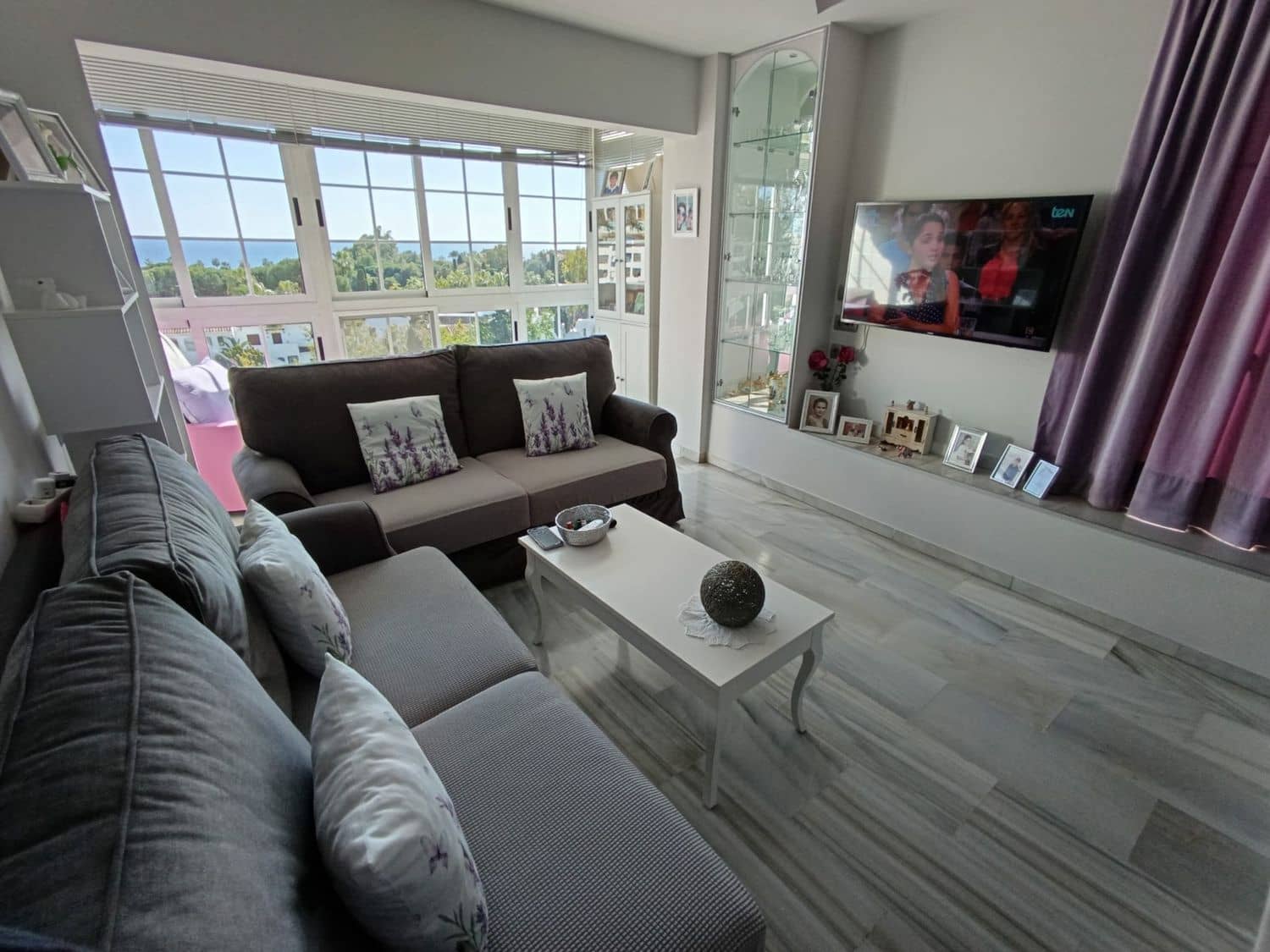 2 soverom Leilighet til salgs i Nueva Andalucia med svømmebasseng garasje - € 480 000 (Ref: 8824708)