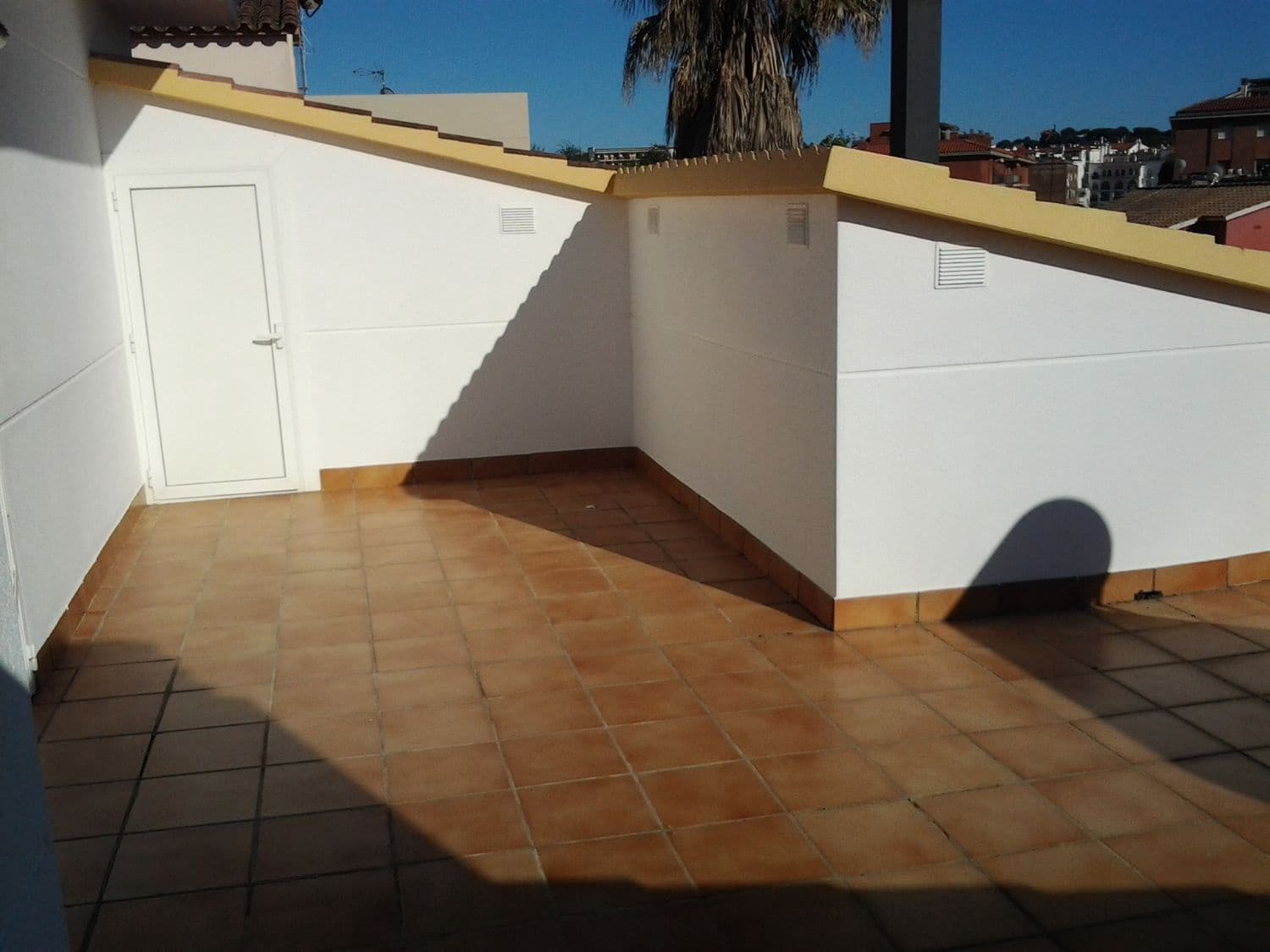 3 makuuhuone Huvila myytävänä paikassa Lloret de Mar mukana uima-altaan 
autotalli - 815 000 € (Ref: 8835988)