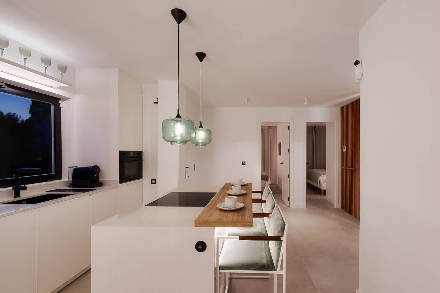 Apartamento de 3 habitaciones en Puerto Banus en venta con piscina garaje - 650.000 € (Ref: 8901747)