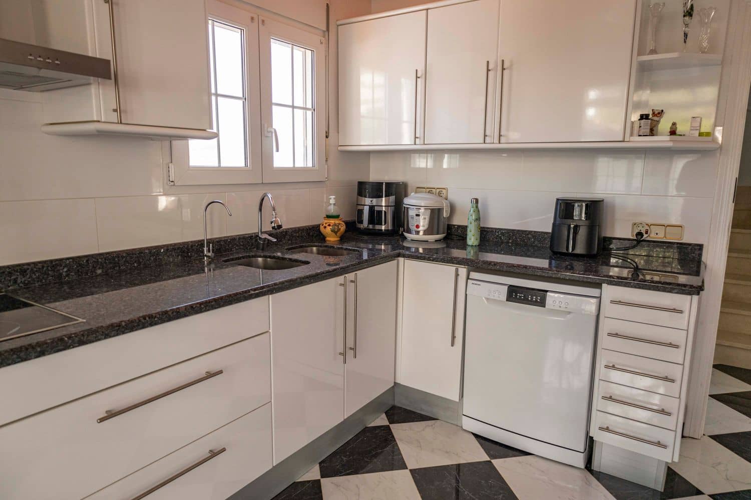 4 soveværelse Villa til salg i Alcossebre med swimmingpool garage - € 424.900 (Ref: 9300338)