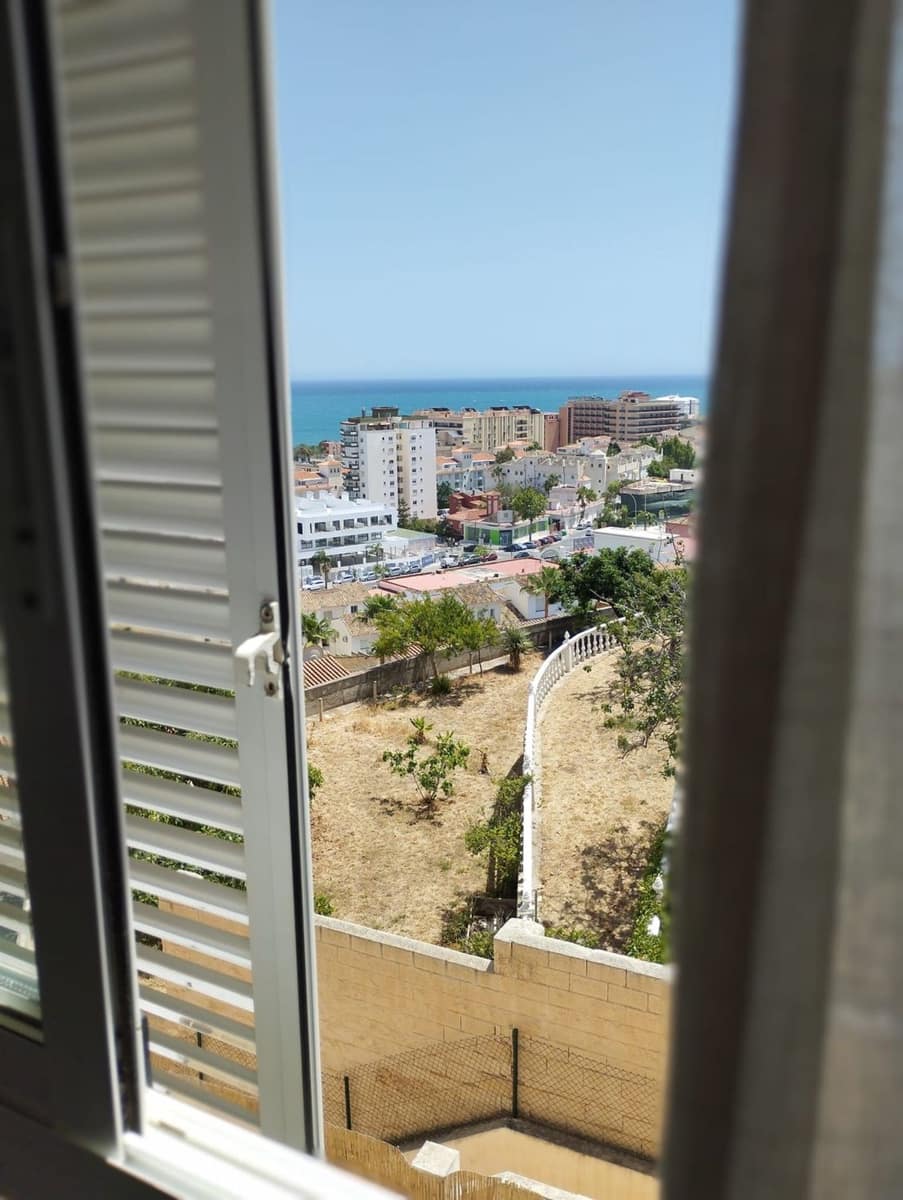Apartamento de 2 habitaciones en Torremolinos en venta con piscina garaje - 360.000 € (Ref: 9508235)