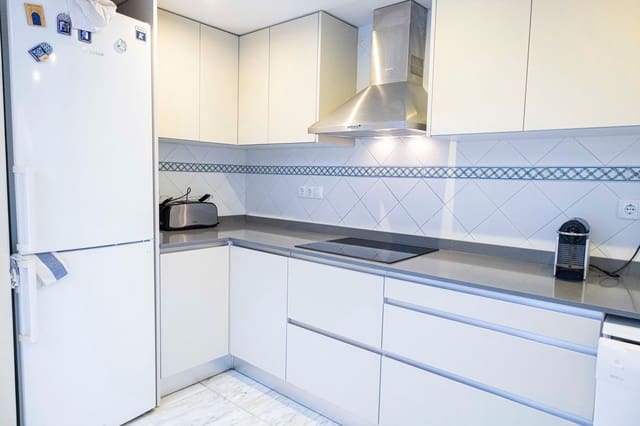 8 makuuhuone Omakotitalo myytävänä paikassa Alcossebre, Alcalá de Xivert mukana uima-altaan 
autotalli - 419 999 € (Ref: 9944959)