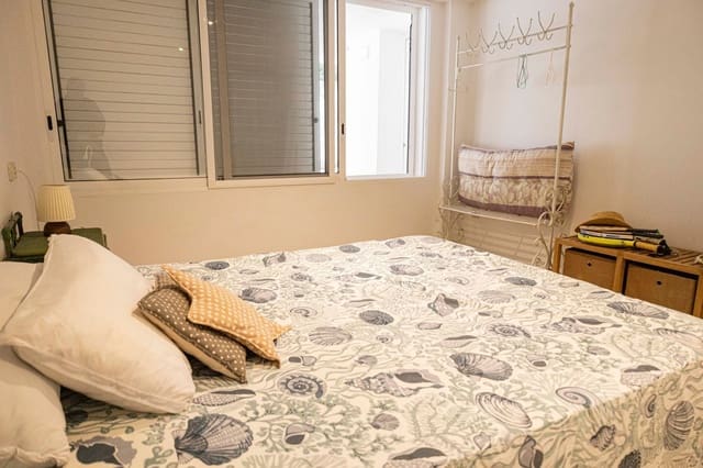 8 makuuhuone Omakotitalo myytävänä paikassa Alcossebre, Alcalá de Xivert mukana uima-altaan 
autotalli - 419 999 € (Ref: 9944959)