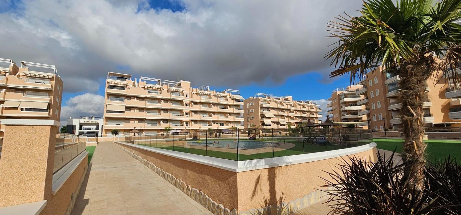 3 Zimmer Apartment zu verkaufen in El Raso mit Pool Garage - 344.900 € (Ref: 10004152)