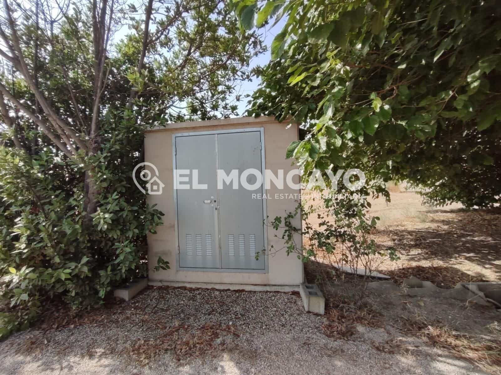 5 bedroom Finca/Country House for sale in La Hoya - € 225,000 (Ref: 10015569)