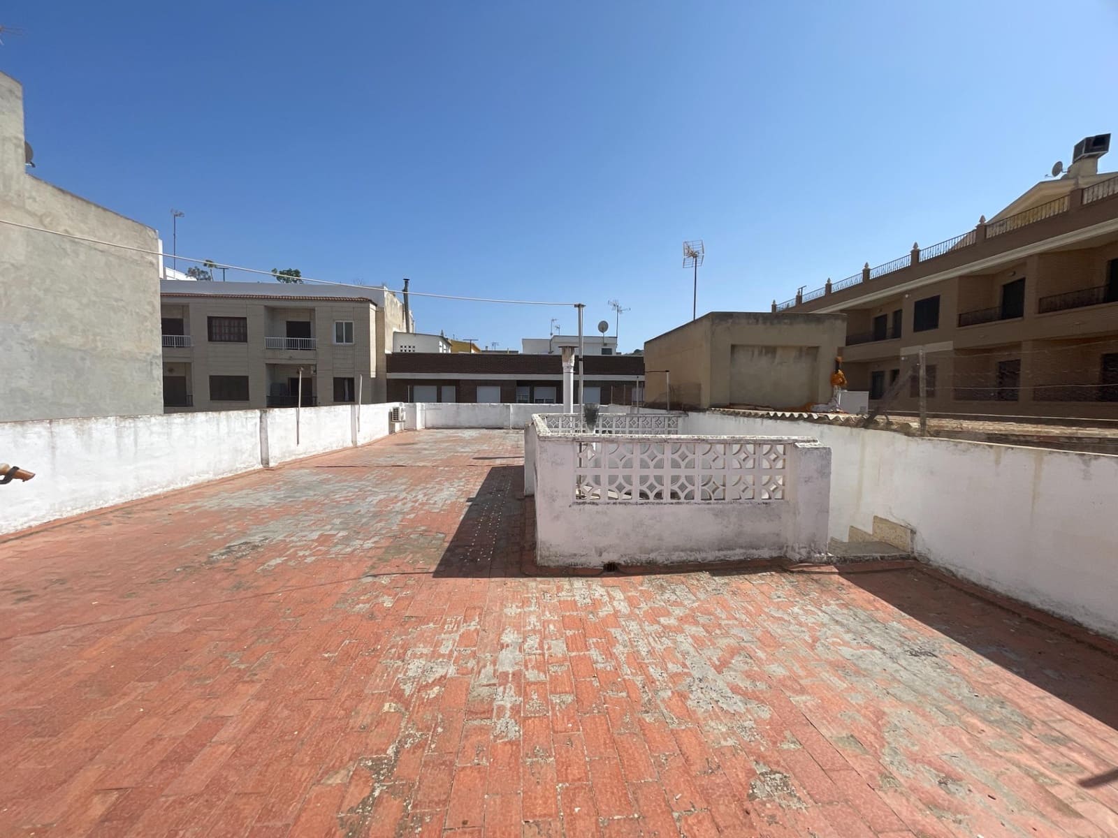 6 bedroom Townhouse for sale in Rojales with garage - € 265,000 (Ref: 10017517)