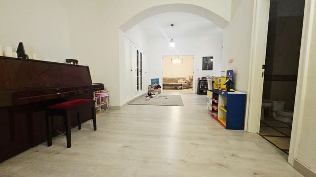 4 chambre Appartement à vendre à Guardamar del Segura avec garage - 349 000 € (Ref: 10041104)