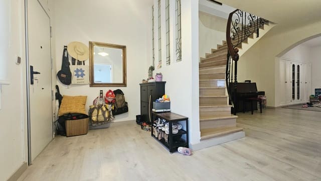 4 chambre Appartement à vendre à Guardamar del Segura avec garage - 349 000 € (Ref: 10041104)