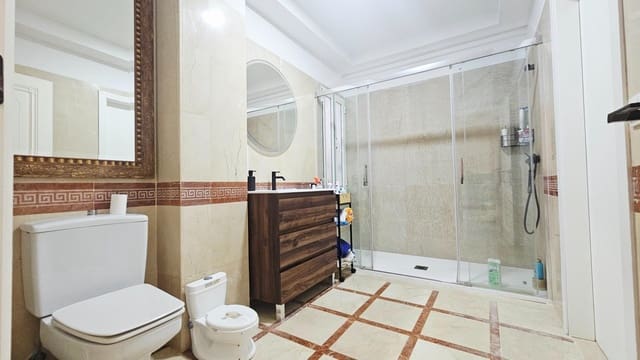 4 chambre Appartement à vendre à Guardamar del Segura avec garage - 349 000 € (Ref: 10041104)