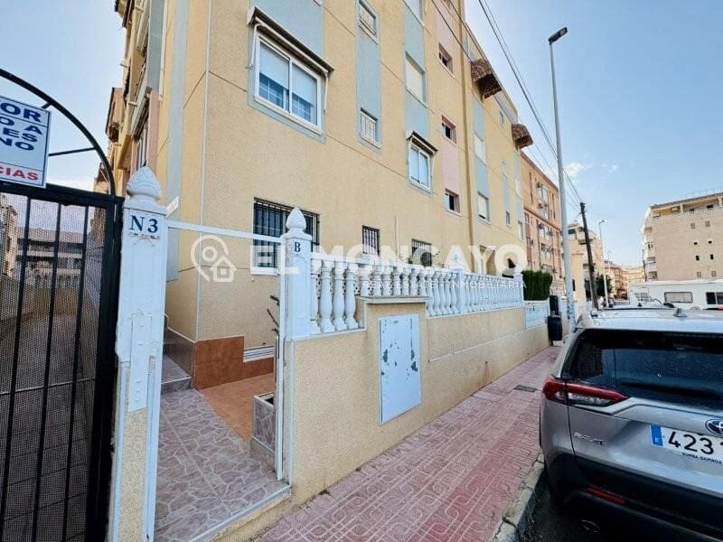 Apartamento de 2 habitaciones en Torrevieja en venta con piscina garaje - 169.000 € (Ref: 10043004)