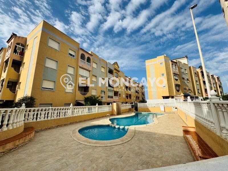 Apartamento de 2 habitaciones en Torrevieja en venta con piscina garaje - 169.000 € (Ref: 10043004)