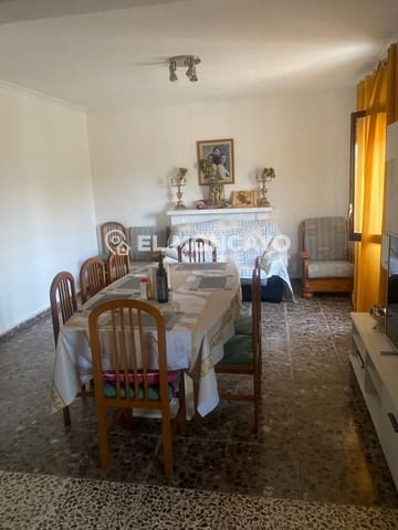 6 makuuhuone Maalaistalo myytävänä paikassa Guardamar del Segura mukana uima-altaan - 400 000 € (Ref: 10047309)