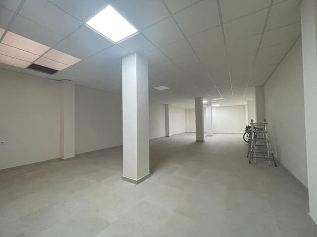 Kaupallinen myytävänä paikassa Guardamar del Segura - 209 000 € (Ref: 10062238)