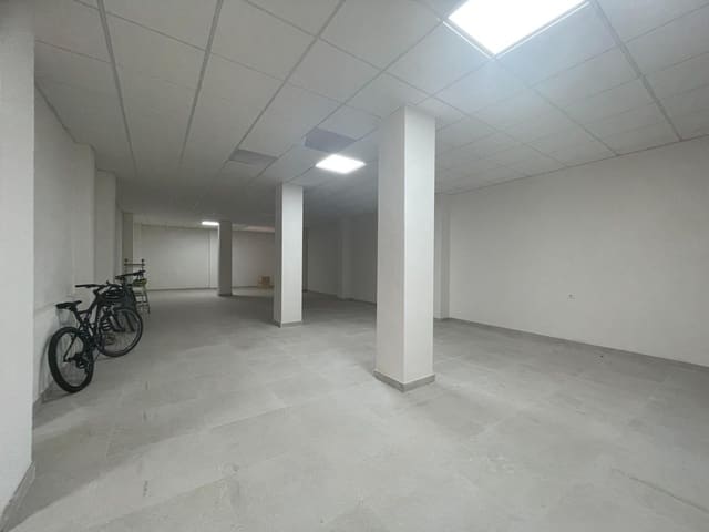 Kaupallinen myytävänä paikassa Guardamar del Segura - 209 000 € (Ref: 10062238)