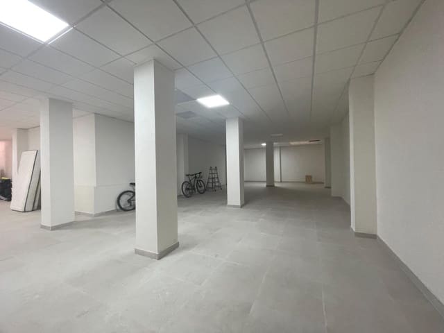 Kaupallinen myytävänä paikassa Guardamar del Segura - 209 000 € (Ref: 10062238)