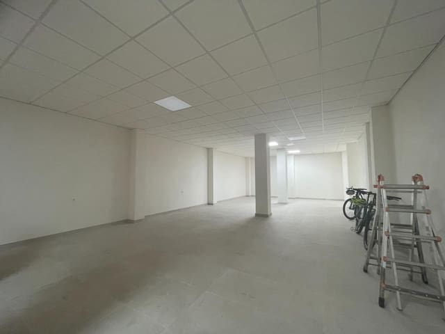 Kaupallinen myytävänä paikassa Guardamar del Segura - 209 000 € (Ref: 10062238)