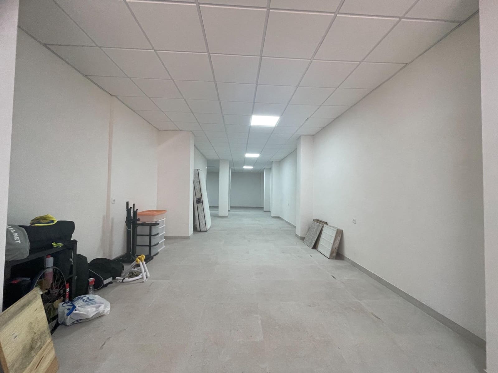 Kaupallinen myytävänä paikassa Guardamar del Segura - 209 000 € (Ref: 10062238)