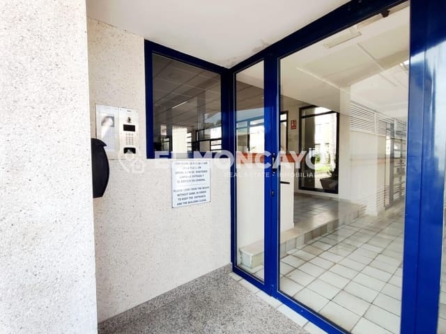 Apartamento de 2 habitaciones en Los Europeos, Torrevieja en venta con piscina - 335.000 € (Ref: 10081204)