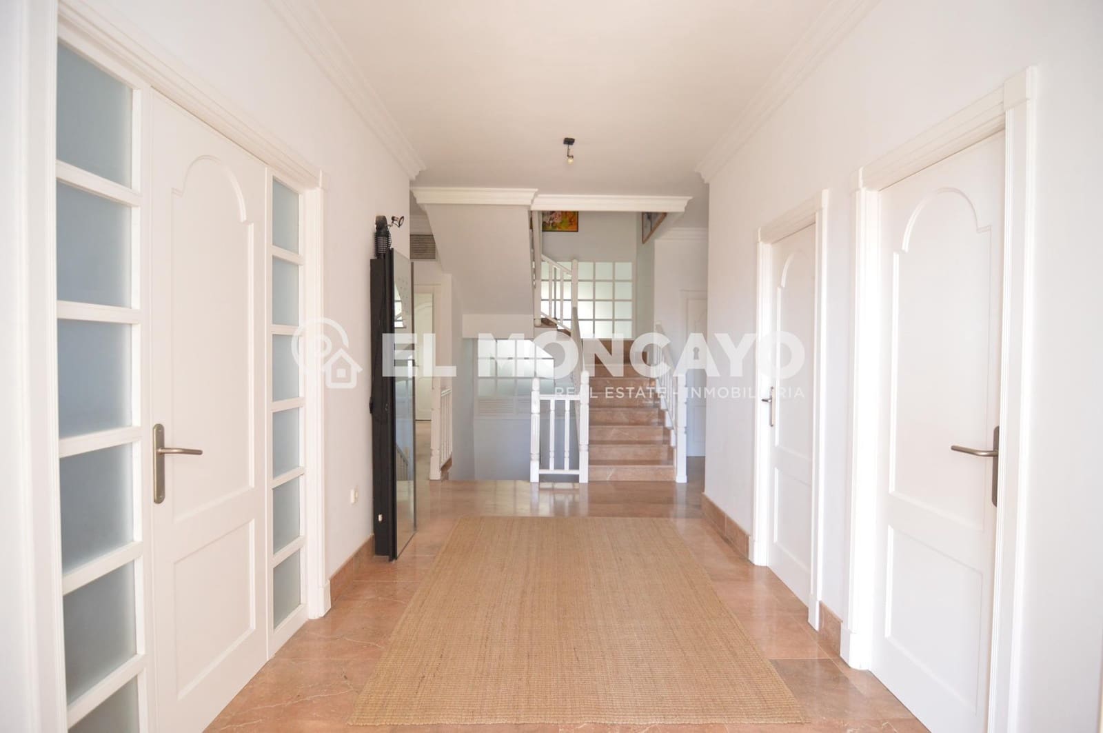 6 soveværelse Villa til salg i Torrevieja med swimmingpool garage - € 890.000 (Ref: 10102596)