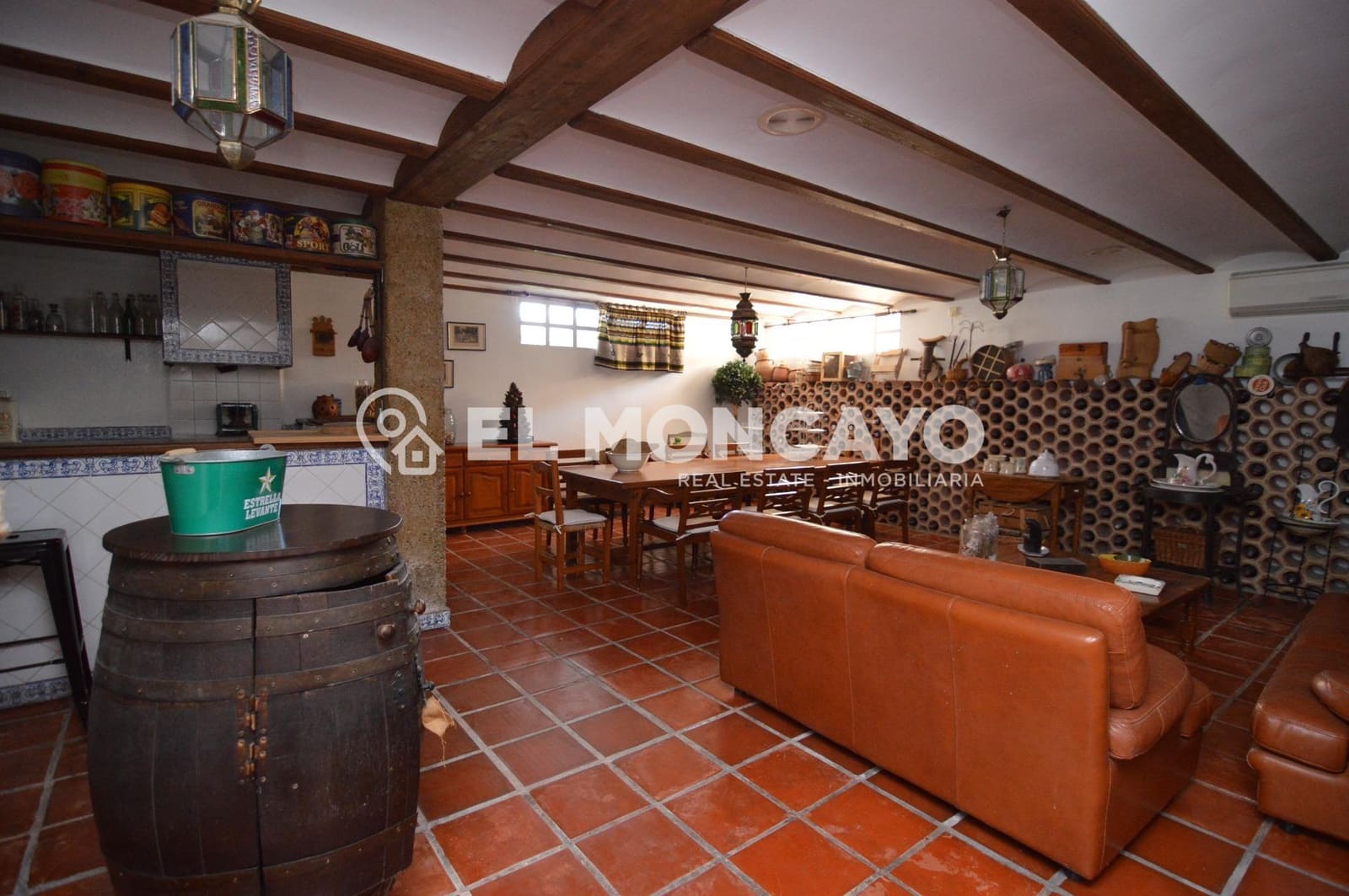 6 soveværelse Villa til salg i Torrevieja med swimmingpool garage - € 890.000 (Ref: 10102596)