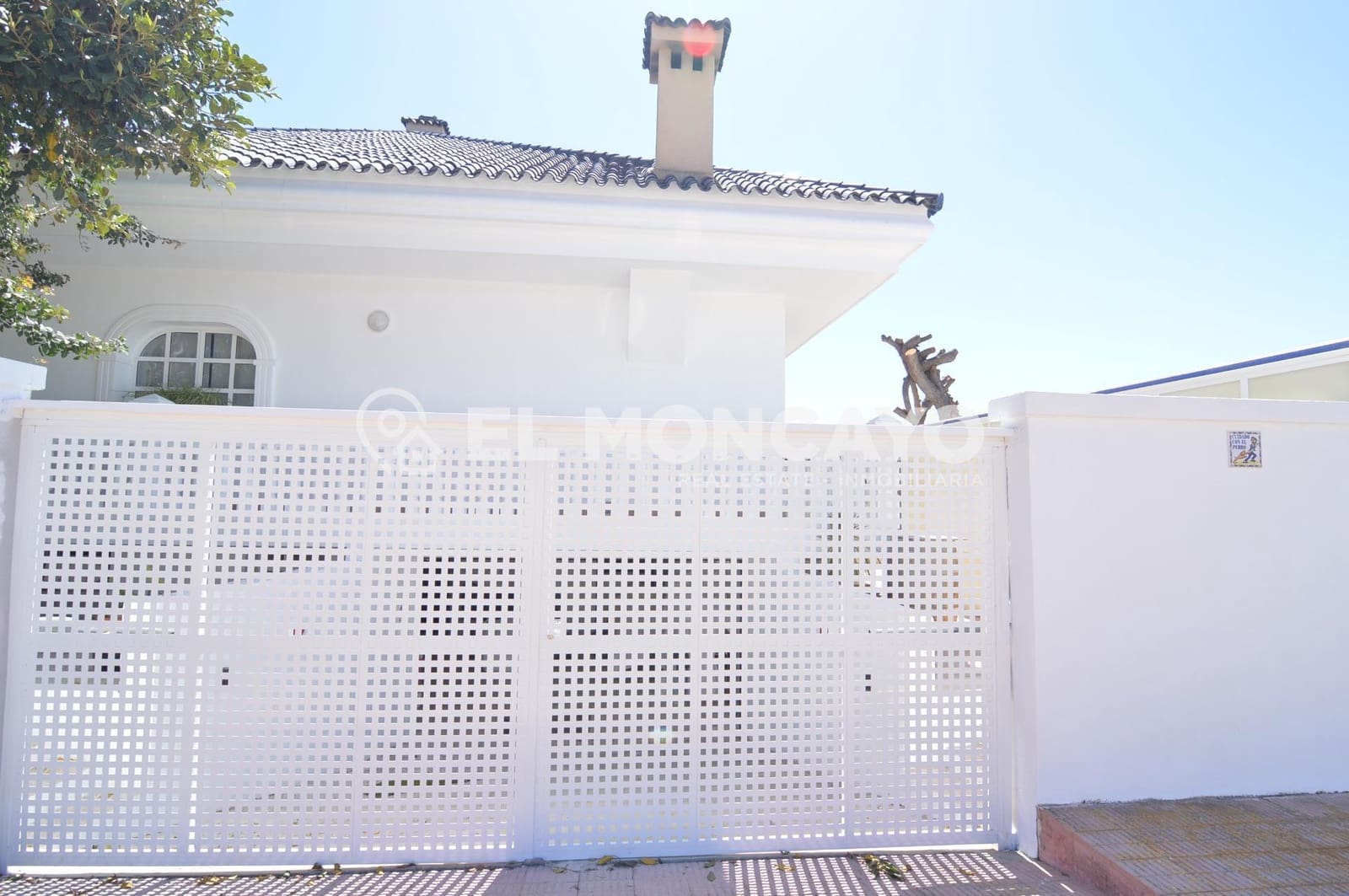 6 soveværelse Villa til salg i Torrevieja med swimmingpool garage - € 890.000 (Ref: 10102596)
