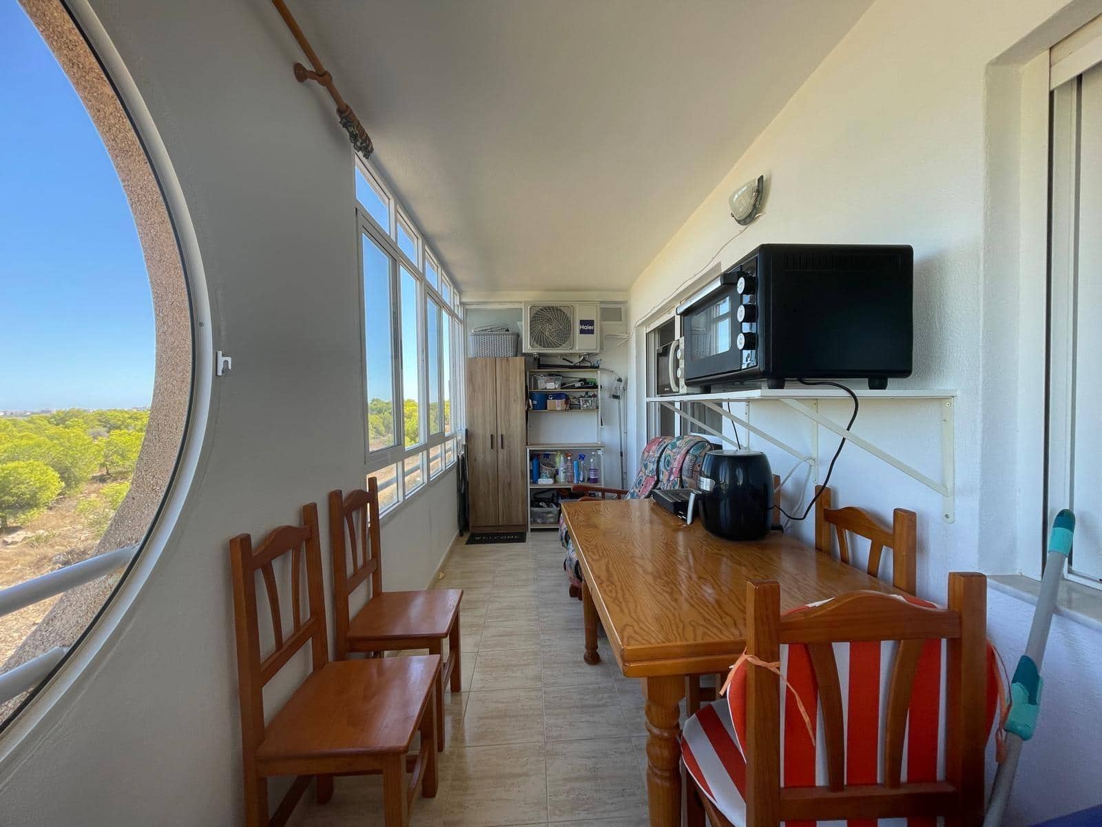 3 makuuhuone Huoneisto myytävänä paikassa Torrevieja mukana uima-altaan - 153 990 € (Ref: 10109674)